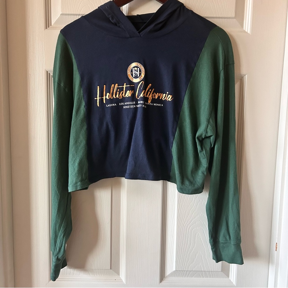 Hollister Cropped Long Sleeve Navy And Green  Hooded Tee, Size M